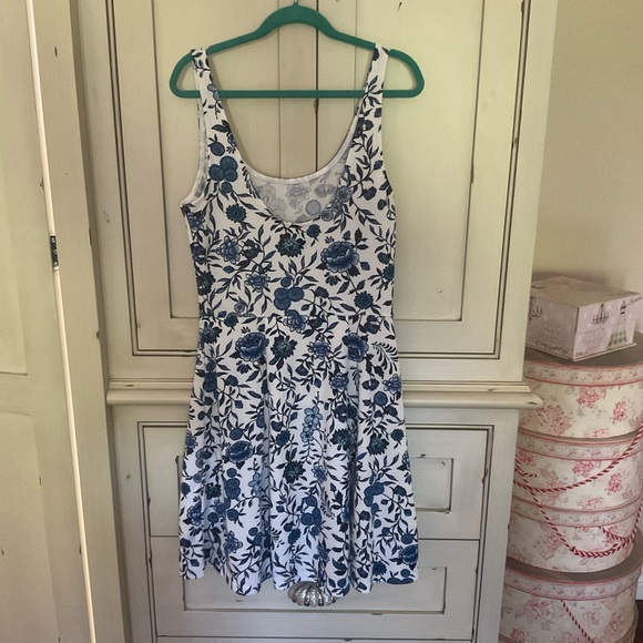 Summer Dresses and top - Picture 3 of 10